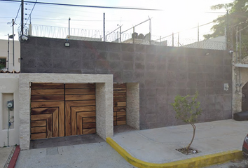 Casa en fraccionamiento en  Cda. Castillo Breton, Costa Azul, Acapulco, Guerrero, México