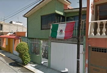 Casa en fraccionamiento en  San Antonio Buenavista 120, Mz 019, Colonia Dr, Jorge Jimenez Cantu, Metepec, Estado De México, México