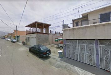 Casa en fraccionamiento en  Calle Nápoles, Villa Del Real I, Tijuana, Baja California, México