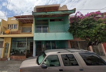 Casa en  Calle Teodomiro Manzano, Balcones Del Cuatro, Guadalajara, Jalisco, México