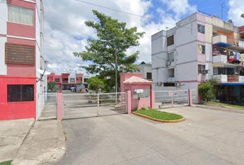 Casa en fraccionamiento en  Avenida Valle De Bravo, Fraccionamiento Pomoca, Pomoca, Tabasco, México