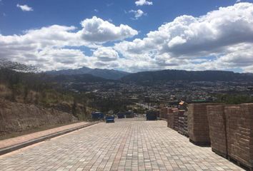 Terreno Comercial en  Cumbayá, Quito