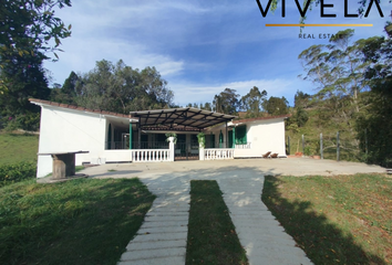 Villa-Quinta en  Vereda La Clarita, Guarne, Antioquia, Colombia