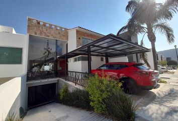 Casa en fraccionamiento en  Fraccionamiento Cumbres Del Cimatario, Querétaro, México