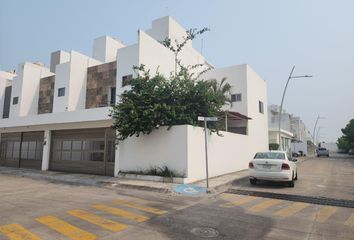 Casa en fraccionamiento en  Pueblos Mágicos Residencial, Avenida Miguel Alemán, Cándido Aguilar, Veracruz, México