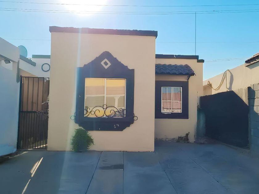 venta Casa en Villas de La República, Mexicali ( AL28166)