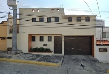 Casa en  Avenida Lomas Del Tzompantle, Lomas Del Tzompantle, Cuernavaca, Morelos, México