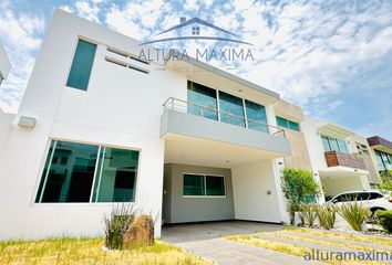 Casa en condominio en  Villa La Cima, Avenida Juan Palomar Y Arias, Jardines Universidad, Zapopan, Jalisco, México