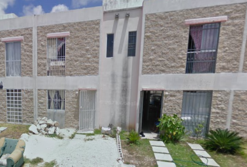 Casa en fraccionamiento en  Calle Monte Fujiyama 26, Sm 208, Calakmul, Cancún, Quintana Roo, México