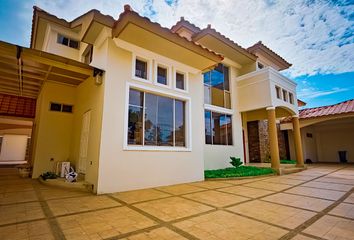 Casa en  8b N, Machala, Ecu