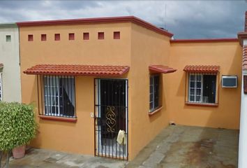 Casa en  Calle Secundino Caraveo Zárate, Villa Maya, Comalcalco, Tabasco, México