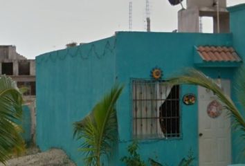 Casa en fraccionamiento en  Calle Gaviotas, Villas Del Sol, Playa Del Carmen, Quintana Roo, México