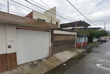 Casa en  Calle 1 136, Felipe Carrillo Puerto, Uruapan, Michoacán, México