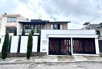 Casa en  Mariano Egas, Quito, Ecuador