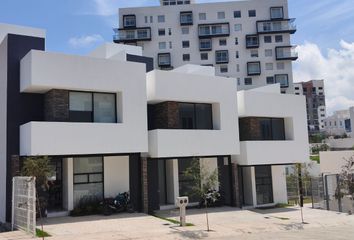 Casa en fraccionamiento en  Calle Diorita, Morelia, Michoacán, México