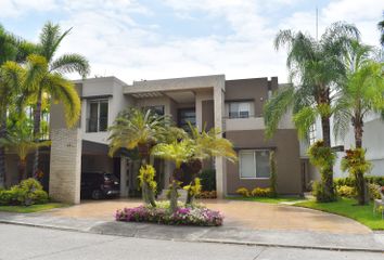 Casa en  Entre Lagos, Avenida Samborondón, Samborondón, Ecuador