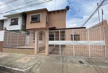 Casa en  Urb. San Felipe, Guayaquil, Ecuador