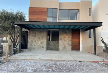 Casa en  Altozano Querétaro, Anillo Vial Fray Junípero Serra, Santiago De Querétaro, Querétaro, México