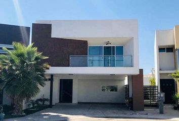 Casa en fraccionamiento en  De La Arboleda, Crucero, Cd Juárez, Chihuahua, México