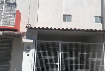 Casa en fraccionamiento en  Los Heroes Chalco Iii, San Martín Cuautlalpan, Estado De México, México