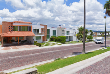 Casa en  Lago Patzcuaro 712, Cumbres Del Lago, 76230 Juriquilla, Qro., México