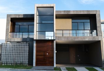 Casa en fraccionamiento en  Santiago Momoxpan, San Pedro Cholula