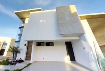 Casa en fraccionamiento en  Cto. Brasilia 31, Lomas De Angelópolis, Puebla, México