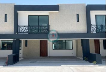 Casa en condominio en  Avenida Gobernadores, Infonavit San Francisco, Metepec, México, 52176, Mex