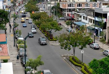 Terreno Comercial en  Urdesa, Guayaquil, Ecuador