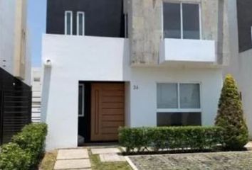 Casa en fraccionamiento en  Salón Los Amates Metepec, Calle Manuel J. Clouthier Mz 041, Providencia, La-colonia-, Coaxustenco, Metepec, Estado De México, México