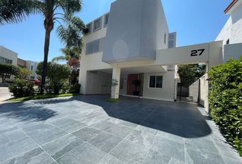 Casa en condominio en  Paseo San Arturo Sur 501-541, Valle Real, Zapopan, Jalisco, 45019, Mex