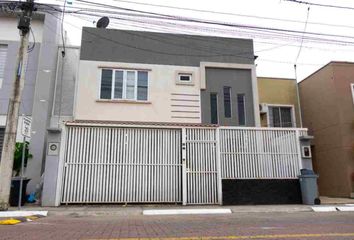 Casa en  Avenida León Febres Cordero Ribadeneyra Km 14, Guayaquil, Daule, Guayas, Ecuador