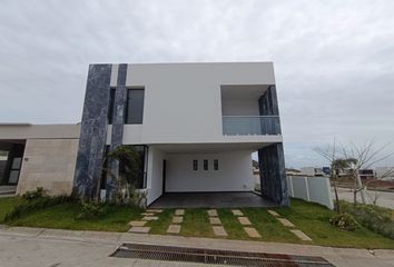 Casa en fraccionamiento en  Boulevard Riviera Veracruzana, Veracruz, México