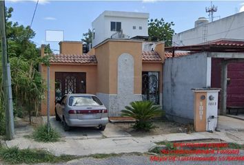 Casa en  C. Altavista 1801-3 L 1, Colinas Del Parque, 87037 Cdad. Victoria, Tamps., México