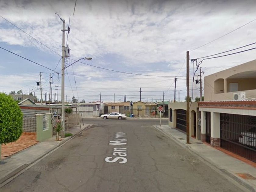 venta Casa en Plutarco Elías Calles, Mexicali (YRAL77863)