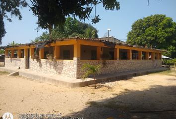 Villa-Quinta en  Zona Bananera, Magdalena, Colombia