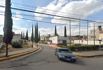 Casa en fraccionamiento en  Circuito De Los Robles, Los Álamos Ii, Estado De México, México