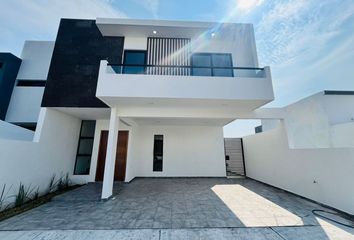 Casa en fraccionamiento en  Fraccionamiento Lomas De La Rioja, Veracruz, México