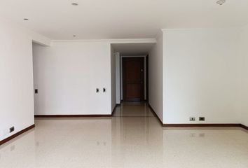 Apartment for rent in Loma de los González, Medellín