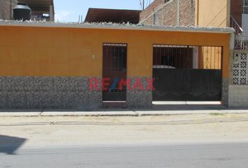 Casa en  Avenida Vice, Piura, 20001, Per
