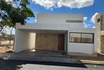 Casa en condominio en  Conkal, Yucatán, Mex