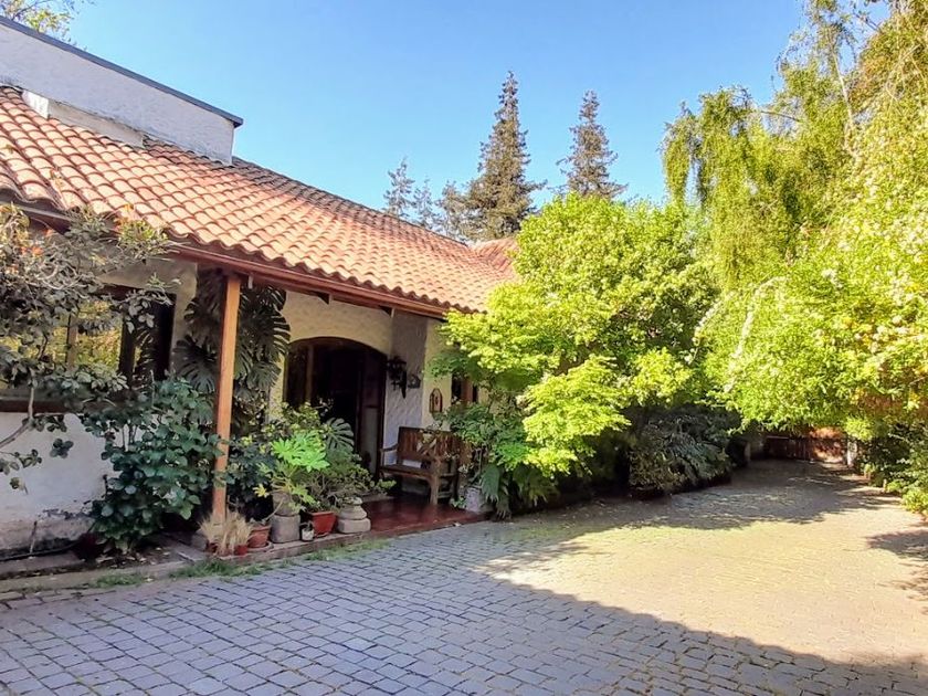 Casa en venta Rihue 11022o, Lo Barnechea, Chile