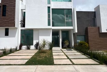 Casa en fraccionamiento en  Residencial Altara 164, Blvd. Sta. Catarina, Pachuca De Soto, Estado De Hidalgo, México