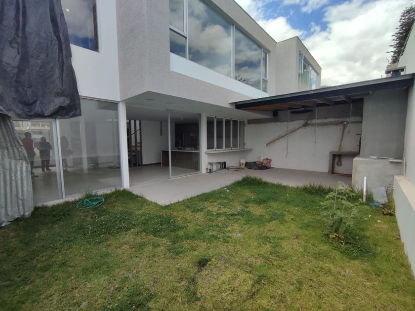 venta Casa en Nayón, Quito (SARZOSA010) icasas.ec