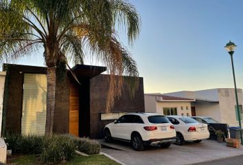 Casa en fraccionamiento en  Privada Arboledas, Santiago De Querétaro, Querétaro, México