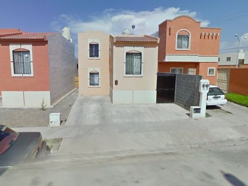 venta Casa en Satélite Norte, Saltillo, Coahuila (YR3FM92741)