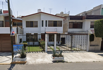 Casa en  P.º De Los Nogales 153, Paseos De Taxqueña, 04250 Ciudad De México, Cdmx, México