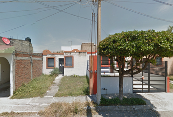 Casa en  Calle De La Rosa, Puerta De Rolon, Ciudad De Villa De Álvarez, Colima, México