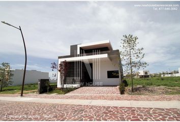 Casa en fraccionamiento en  La Campiña, León, Guanajuato, México