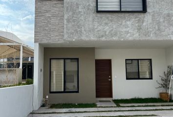 Casa en condominio en  Coto Cedro, Calle Cedro, Luna Bosque, Zapopan, Jalisco, México